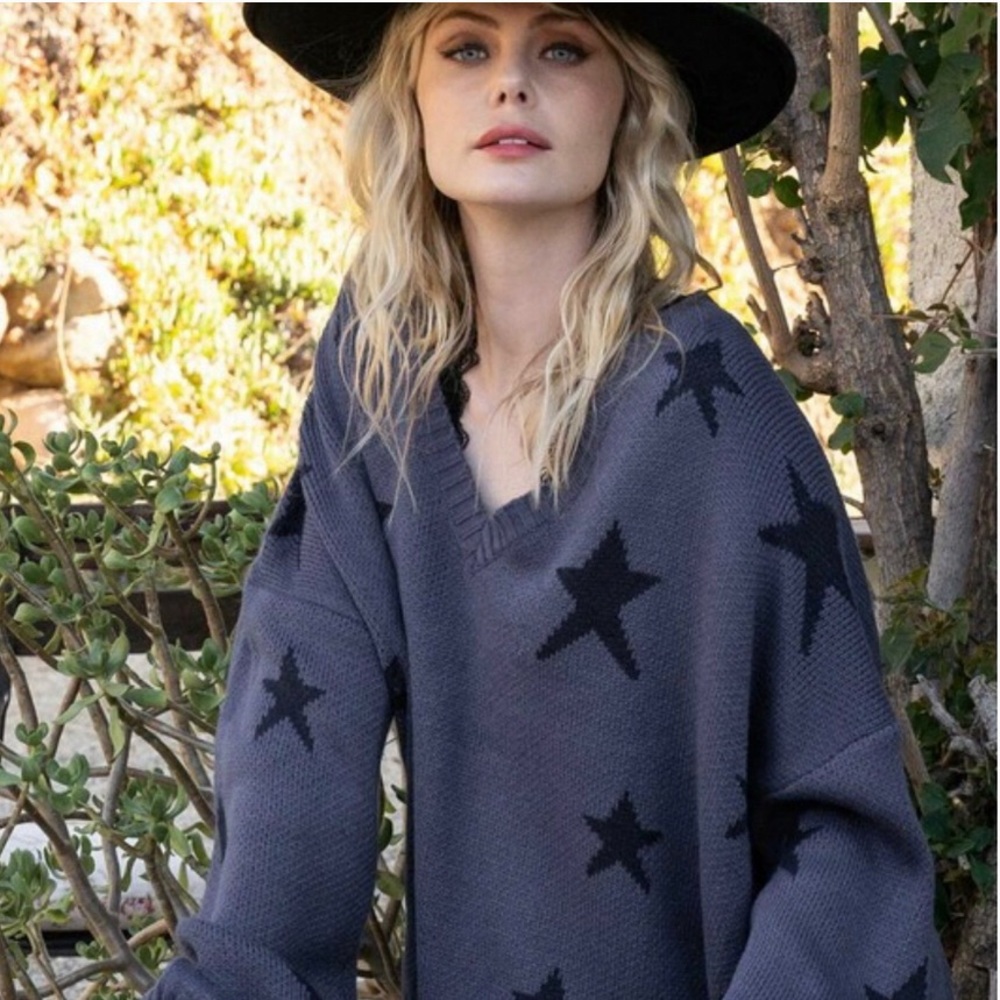 Soft Star Sweater - Picture 2 of 7